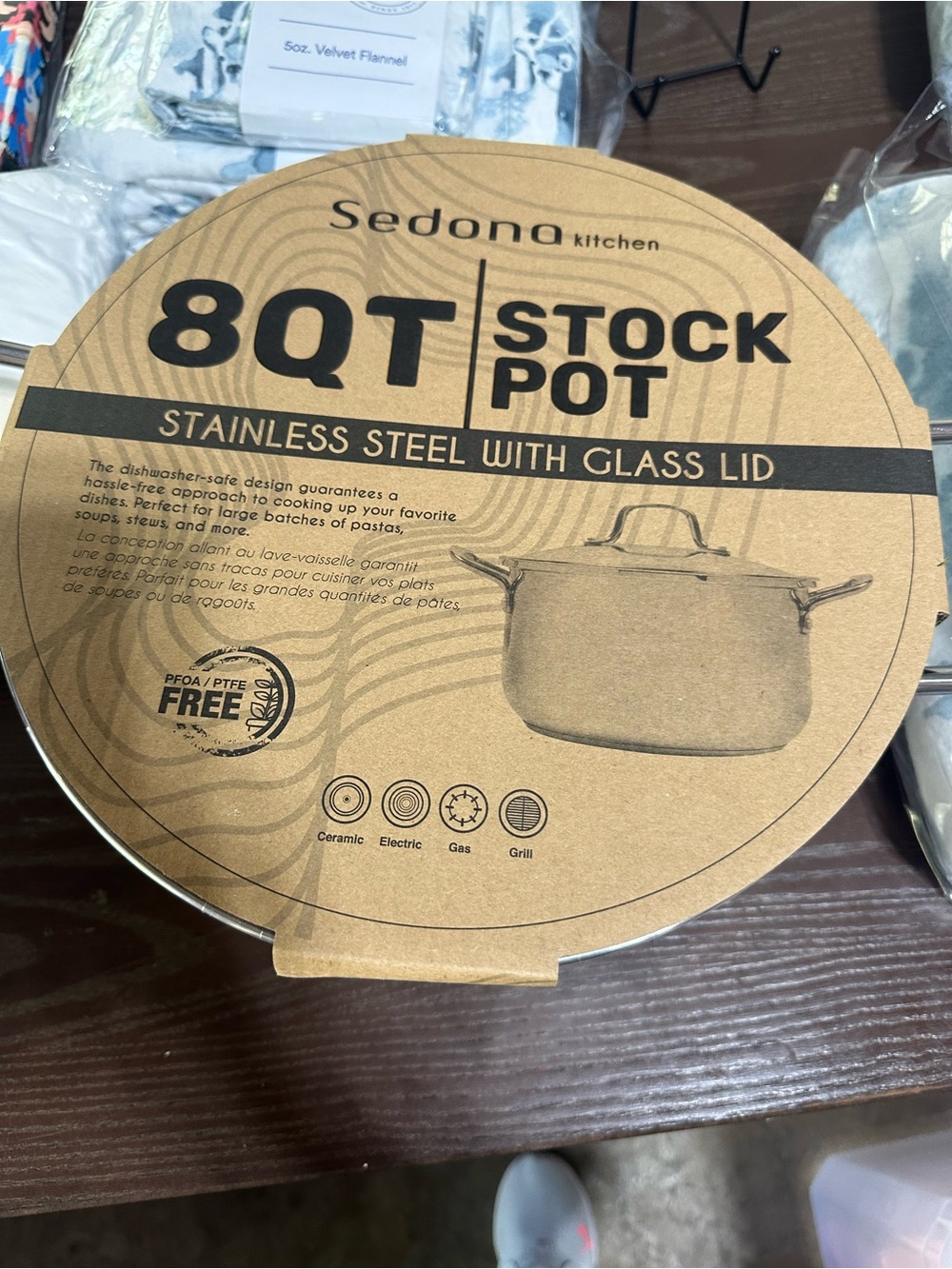 Sedona Kitchen New 8QT Stainless Steel Stock Pot with Glass Lid - Tan Packaging